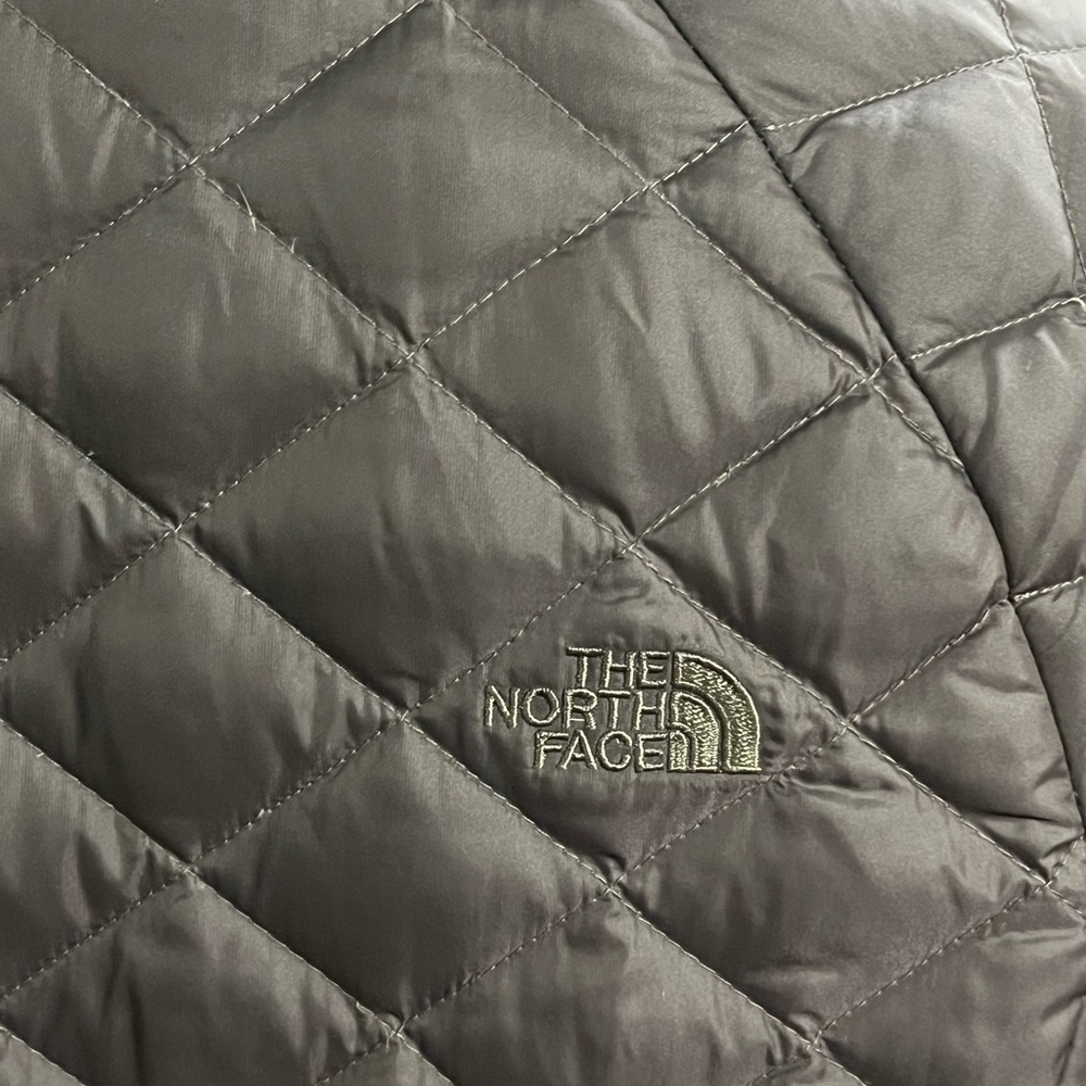 The North Face Transit Quilted Gray Jacket with 550 Goose Down size M - Picture 6 of 10